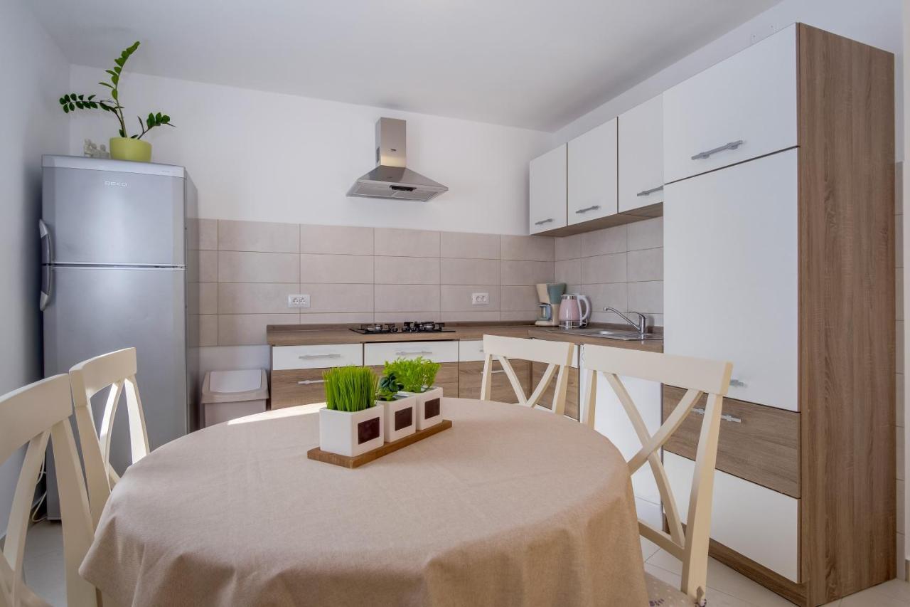 Apartment Angela Čunski Eksteriør billede