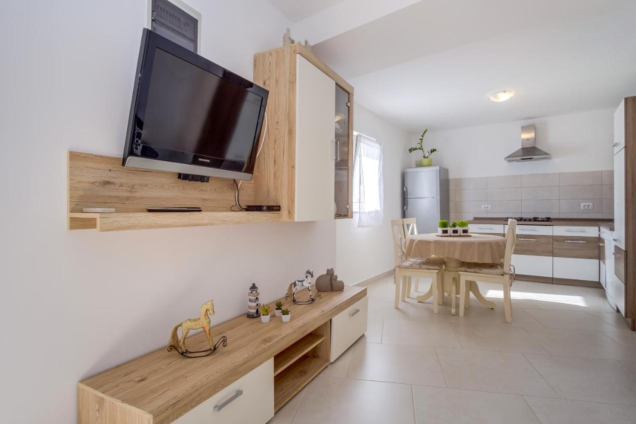 Apartment Angela Čunski Eksteriør billede